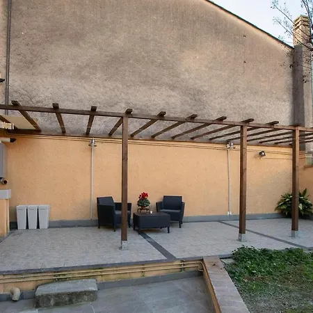 Dalia's Garden And Private Parking