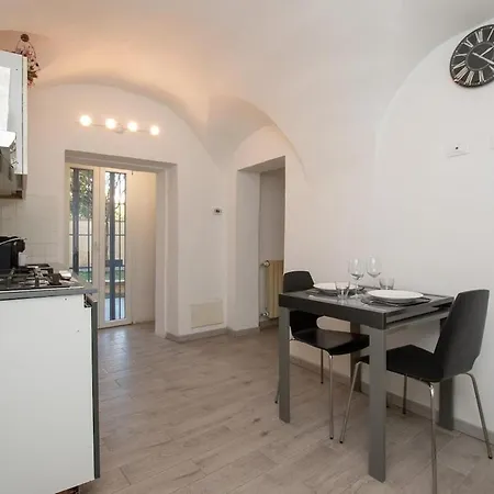 Dalia's Garden And Private Parking Appartement *