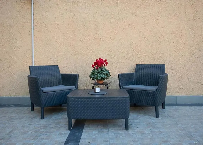 Dalia's Garden And Private Parking *