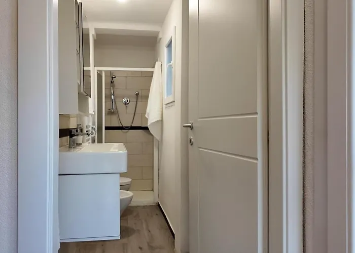 Dalia's Garden And Private Parking Apartment *